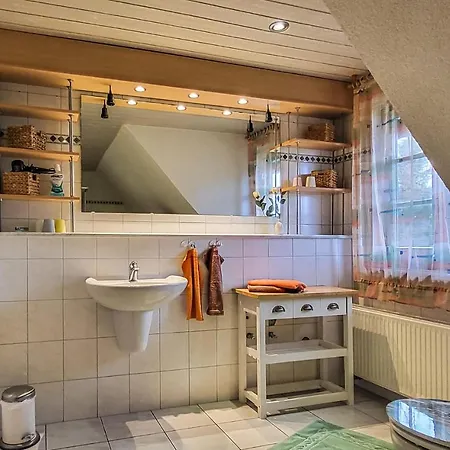 3 Bedroom Beautiful In アパート
