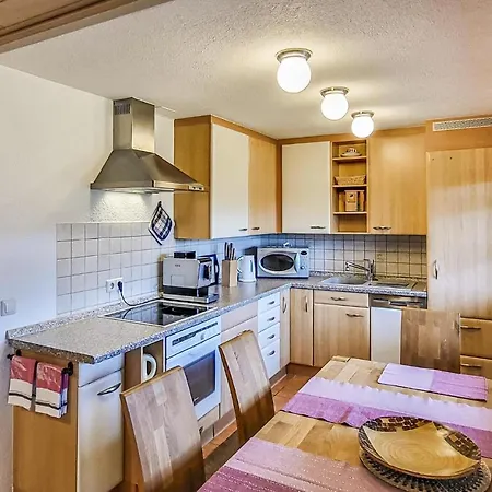 Apartment 3 Bedroom Beautiful In Sehlen